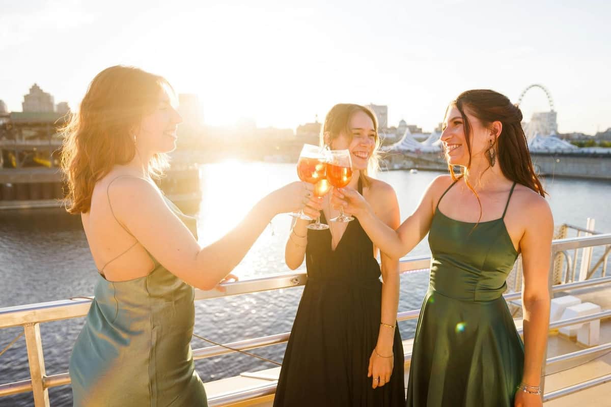 Montreal: Happy Hour River Cruise Montreal Happy Hour Cruise