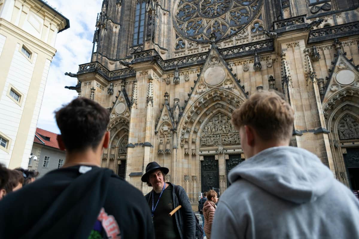Prague: Bus & Walking Tour + Prague Castle Exterior Visit + Boat Cruise The Best of Prague