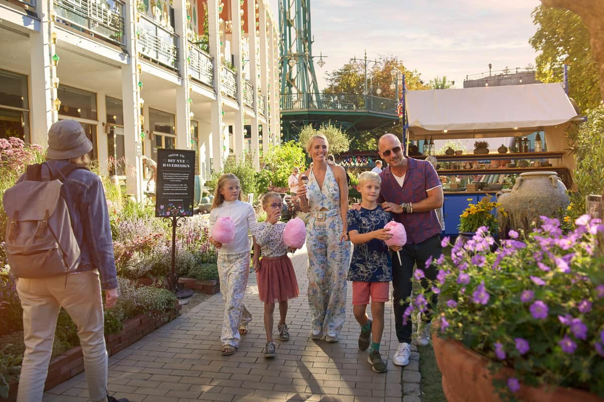 Copenhagen Card - HOP: 40+ Attractions incl. Tivoli + Hop-on Hop-off Bus Tivoli Gardens