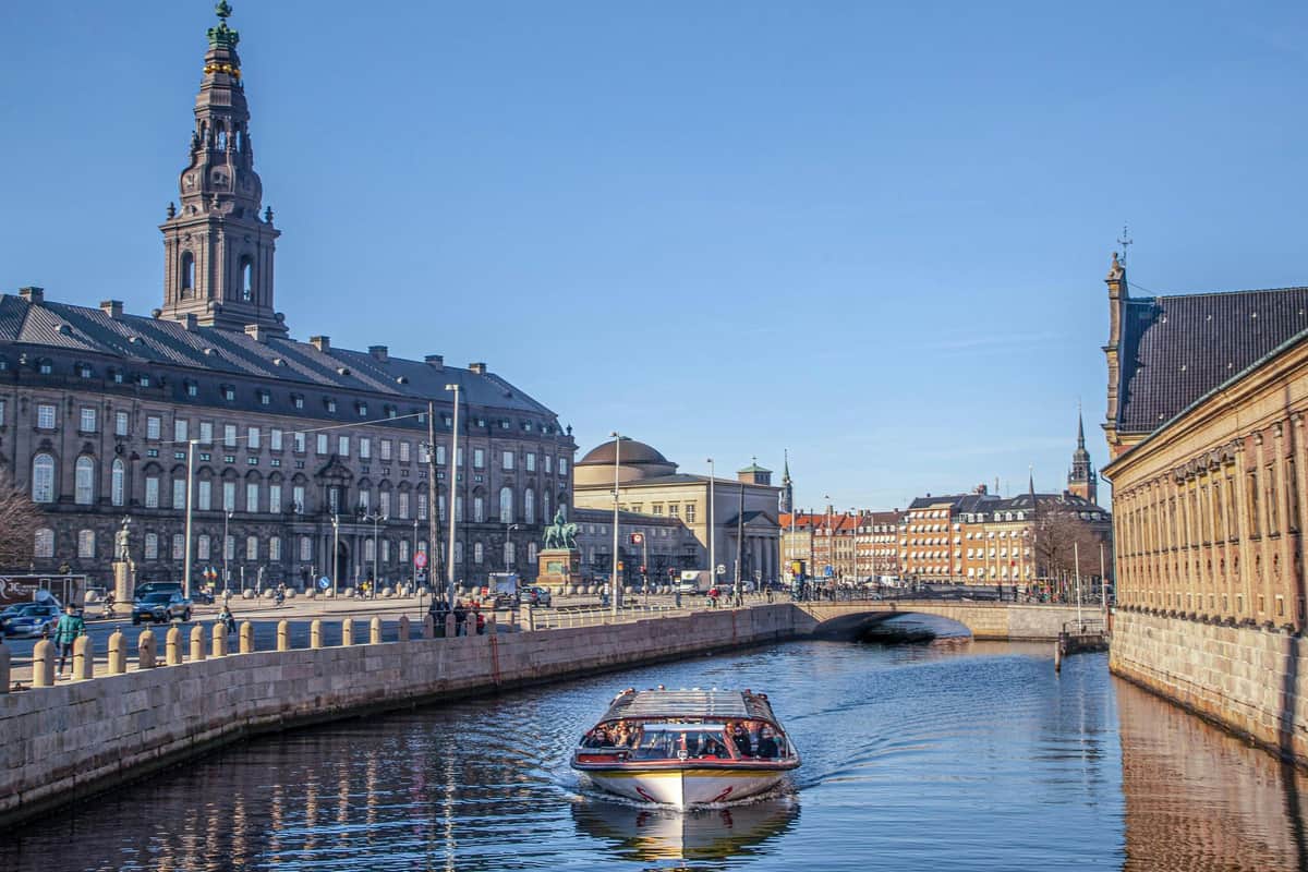 Copenhague : Visite guidée classique des canaux et du port Visite du Grand Canal en passant par le canal de Frederiksholm.