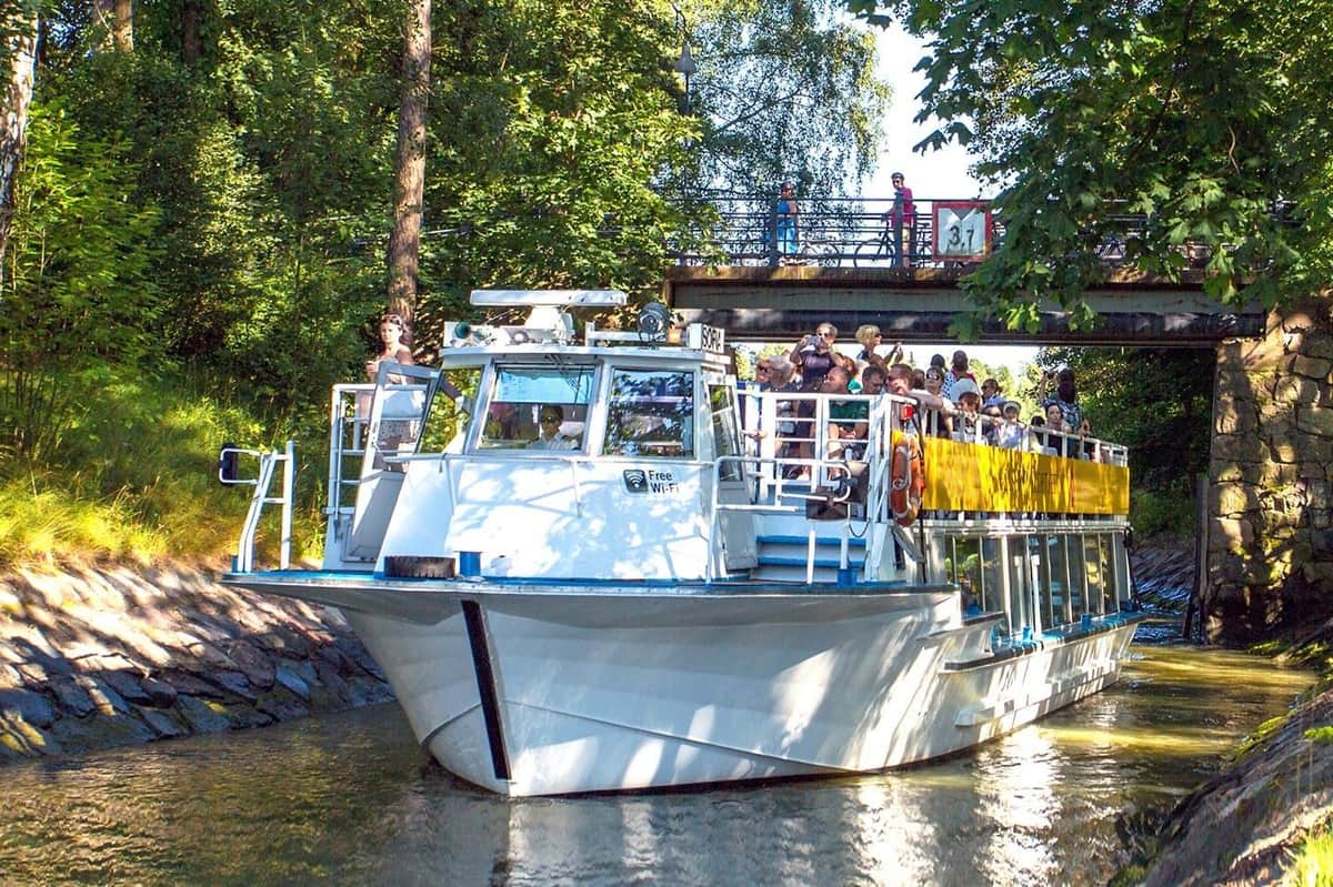 Helsinki: Beautiful Canal Cruise Degerö Canal