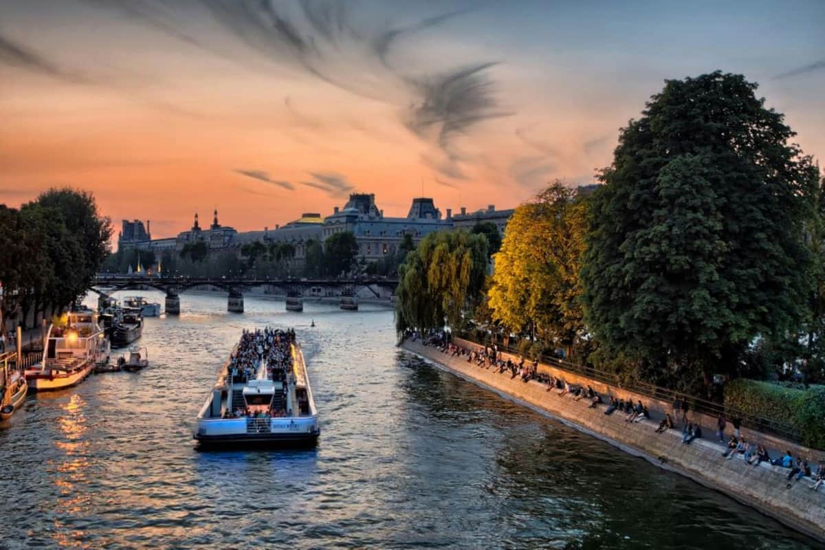 Paris: 1-Hr Seine River Cruise + Crepe Tasting Seine River Cruise