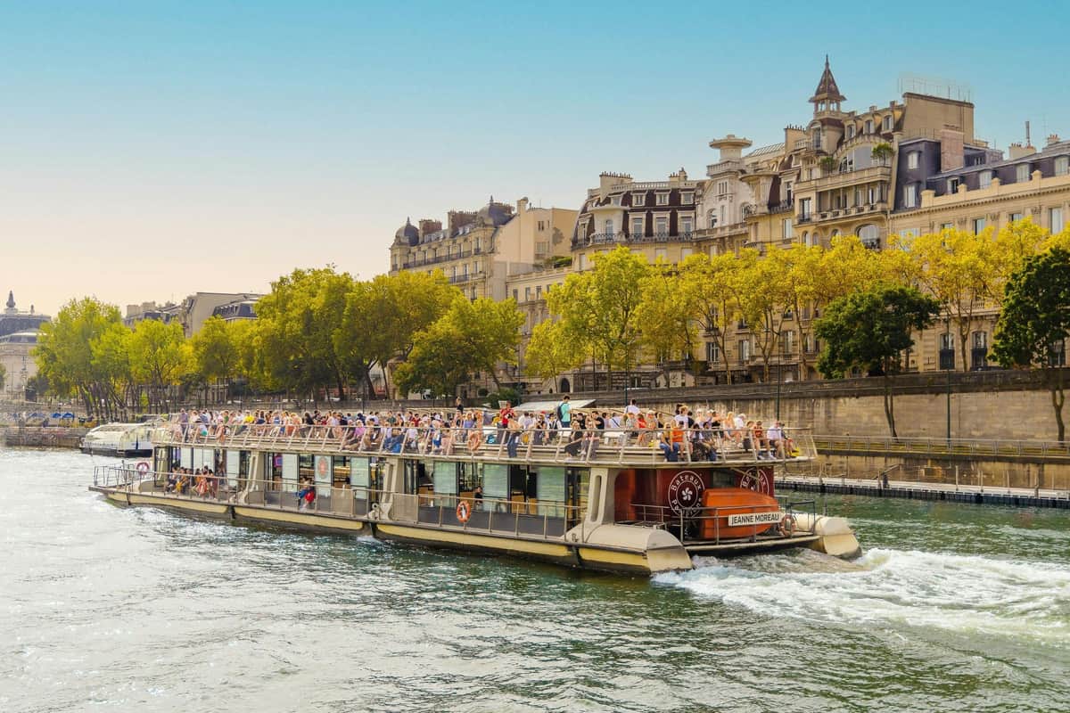 Seine River: Cruise by Bateaux Parisiens .
