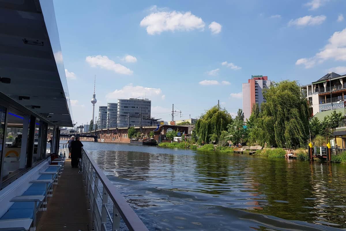 Berlin: 1-Hr Historical Sighseeing Cruise from Friedrichstraße River