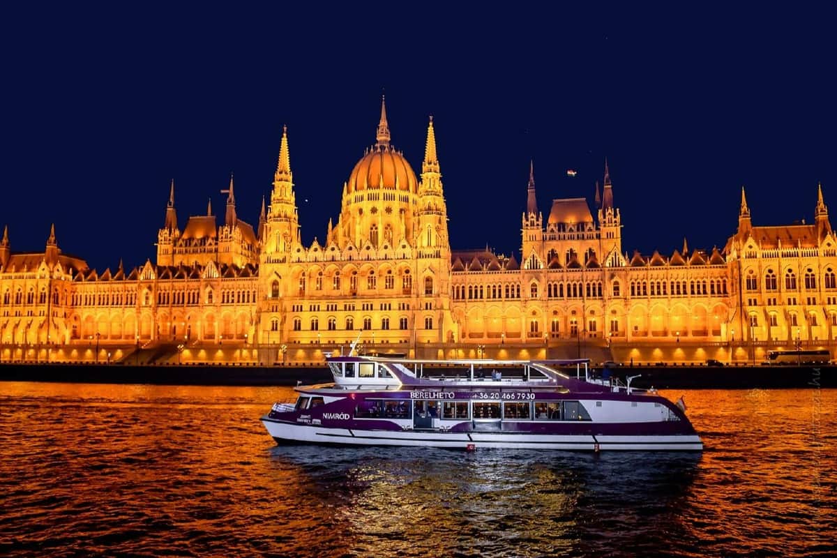 Budapest: Sightseeing Cruise House of Parlament