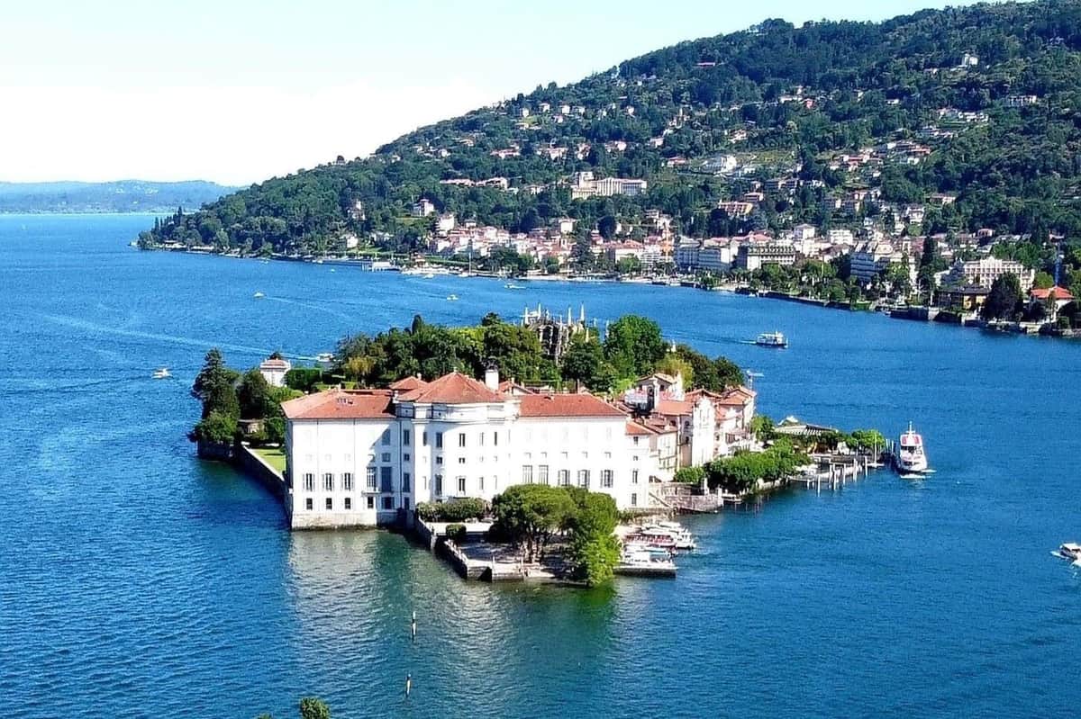 Isola Bella: Hop-on Hop-off Boat Tour from Stresa beautiful