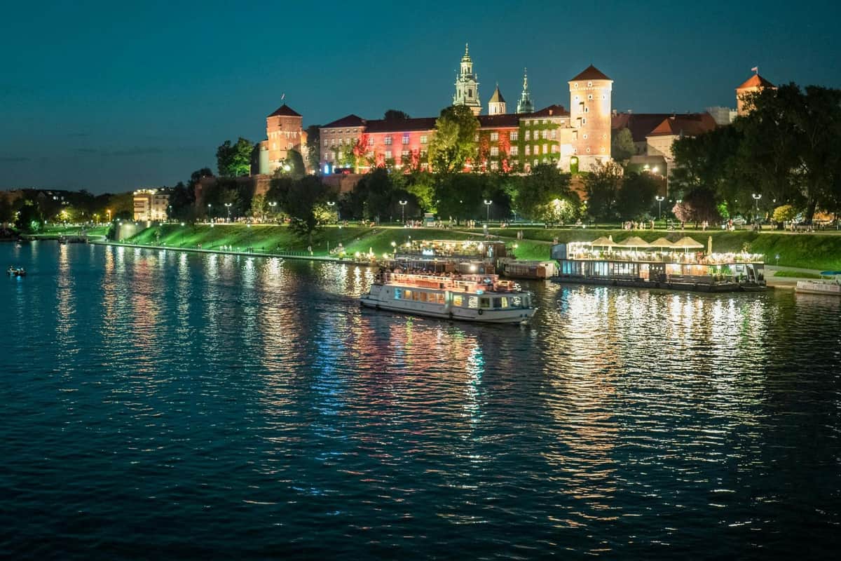 Krakow: Evening or Night River Cruise Wawel and ship