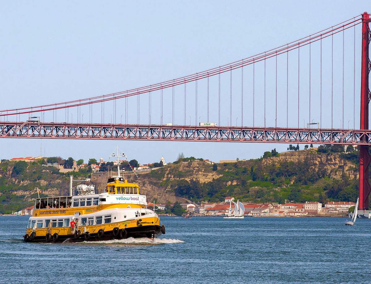 Lisbon: Hop-on Hop-off Boat Tour by Yellow Boat 25th April bridge