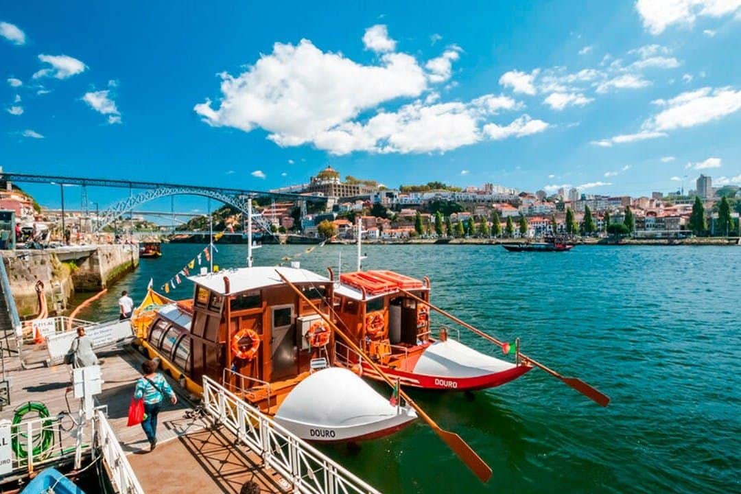 Porto : Journée complète de visite de la ville en bus avec cave à vin et croisière Croisière 6 Ponts