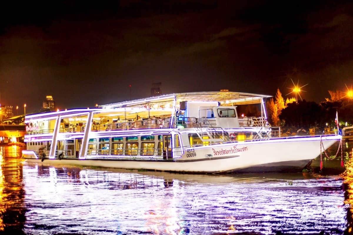 Bangkok: River Star Princess Evening Cruise + Live Music Cruise along the Chao Phraya River in the heart of Bangkok.