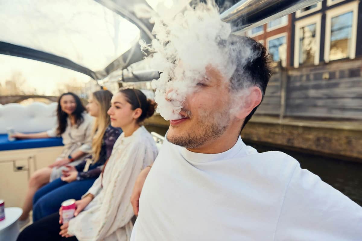 Amsterdam: Smoke-Friendly Canal Cruise Amsterdam Cloud Boat