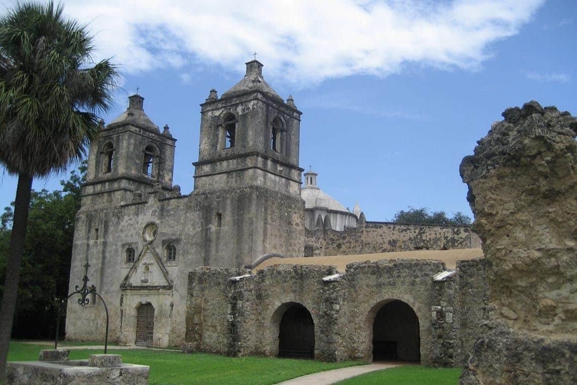 San Antonio : Visite nocturne en petit groupe + Croisière sur la rivière + Entrée à la Tour des Amériques Une mission de San Antonio