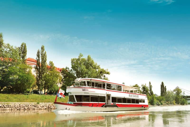 Vienna: City Sightseeing Cruise