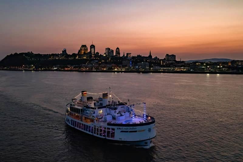 Quebec City: Guided Evening River Cruise