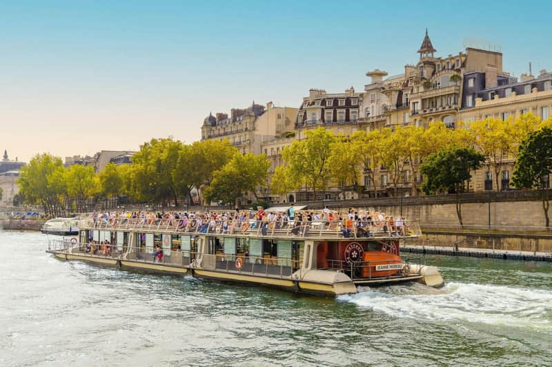 Seine River: Cruise by Bateaux Parisiens Seine River: Cruise by Bateaux Parisiens