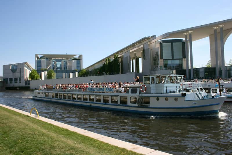 Berlin: 1-Hr Historical Sightseeing Cruise from Old Stock Exchange