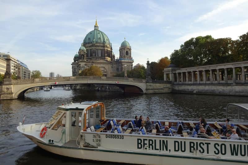 Berlin: 1-Hr Sightseeing Cruise + Audio Guide