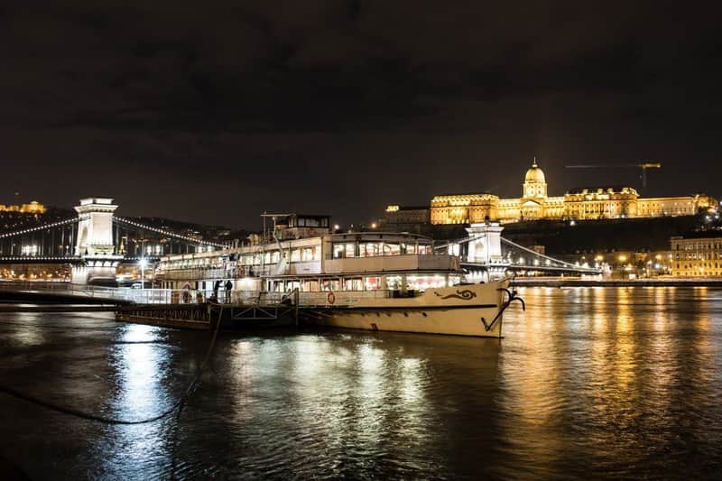 Budapest: Evening Sightseeing Cruise