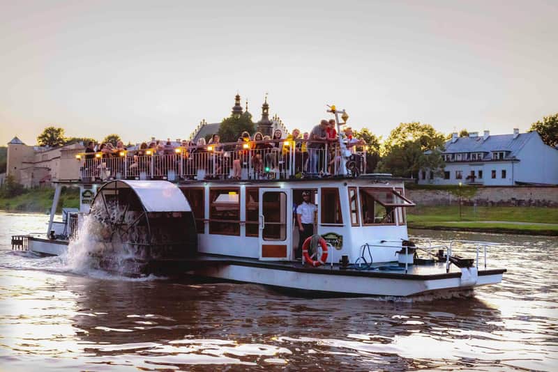 Krakow: Vistula River Cruise with Audio Guide
