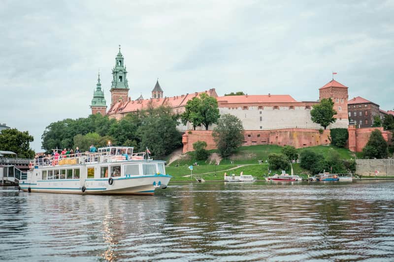 Krakow: Vistula River Sightseeing Cruise with Audio Guide