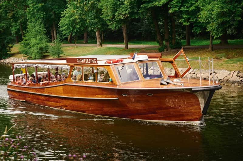 Stockholm: Guided Archipelago Wooden Boat Tour