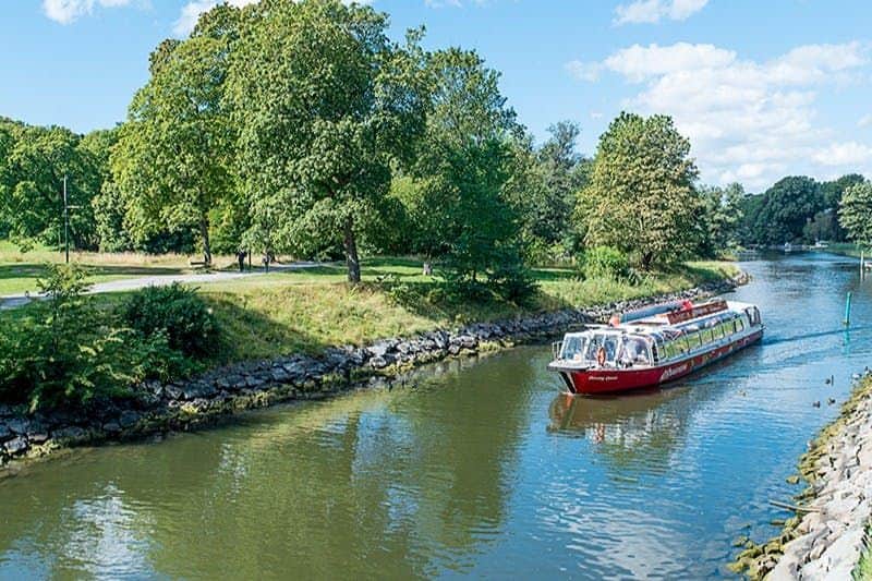 Stockholm: Royal Bridges & Canal Boat Tour with Audio Guide