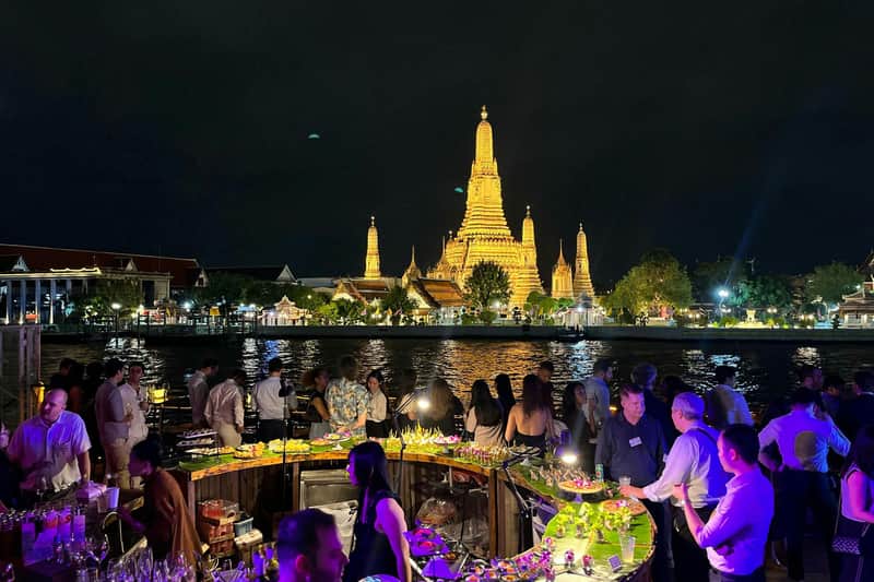 Bangkok: Evening Boat Party + Live DJ + Drink