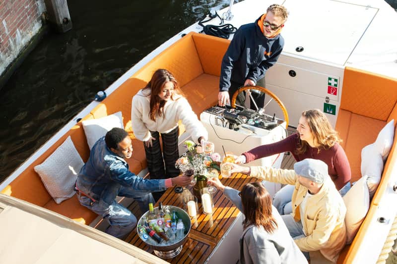Amsterdam: Luxury Canal Cruise from the Anne Frank House