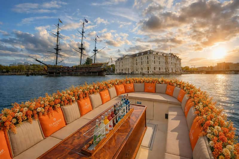 Luxury Cruise with Onboard Bar