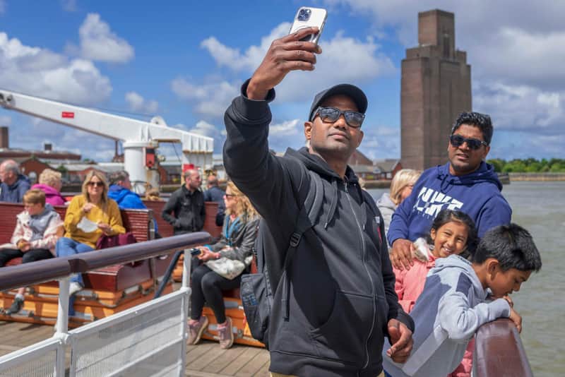 Liverpool: Mersey River Cruise + 24-Hour Hop-on Hop-off Bus Tour
